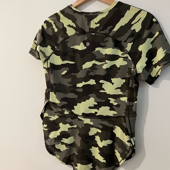 Lululemon UVP Run Short Sleeve - Picture 7 of 8